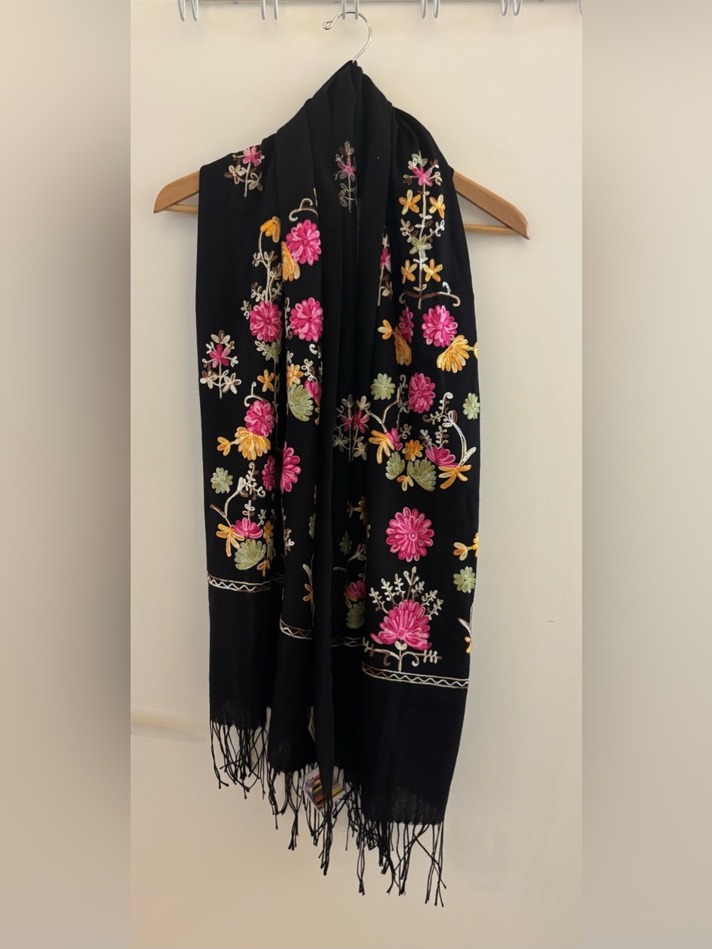 Pashmina 100% Cashmere Black Floral Embroidered Shawl Wrap NWT